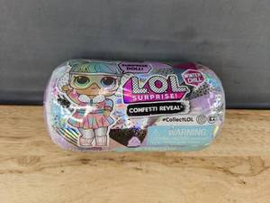 lot 28M image: LOL Surprise Confetti Reveal Winter Chill Doll - Brand New M