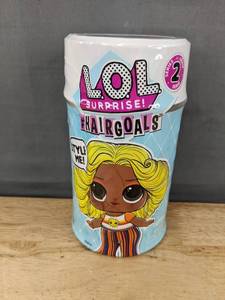 lot 260M image: LOL Surprise Hairgoals Series 2 - Brand New M