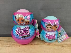 lot 324M image: 2 LOL Surprise Color Change Surprise Dolls - Brand New M
