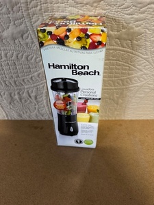 lot 16 image: Hamilton Beach Personal Creations Blender