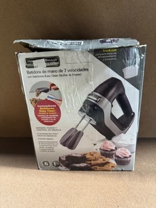 lot 250 image: Hamilton Beach 7 Speed Hand Mixer with Easy Clean Beaters