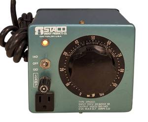 lot 13 image: Staco  -  Energy Products variable transformer autotransformer 0V - 100 volts