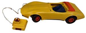 lot 27 image: Vintage 1979 Mattel  - Barbie Remote Car