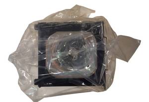 lot 39 image: Hitachi -  OEM Projector Lamp Module model  DT00171
