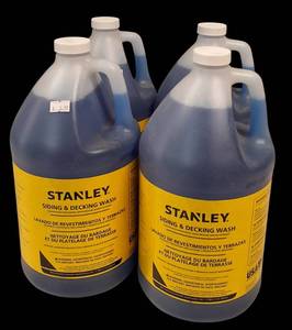 lot 58 image: Stanley  (4) 1 Gallon Jugs of Stanley Siding & Decking - Pressure Washer Detergent - New
