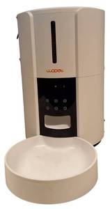 lot 82 image: WOPET - Automatic Dog or  Cat Dispenser with Desiccant Bag, Programmable 6 Meals, 10s Voice Recorder, 5L, White