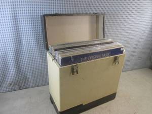 lot 7 image: (G-1) Vintage Record Case Full of A...