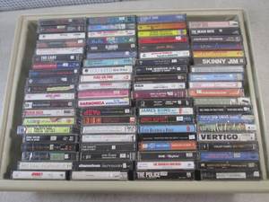 lot 9 image: (EW3) Tray of Assorted Artists Cass...