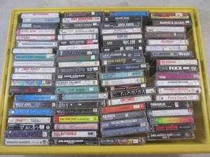 lot 11 image: (EW3) Tray of Assorted Artists Cass...