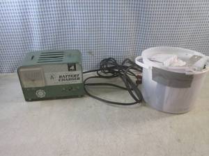 lot 40 image: (A-3) Royal 4 Amp Battery Charger a...