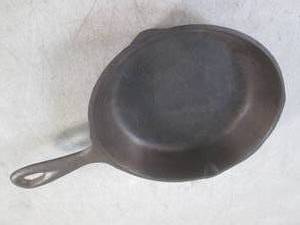 lot 120 image: (H-1) Cast Iron 6 58 Inch No. 3 Pa...