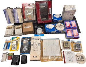 lot 035 image: Electrician Lighting Component Bundle