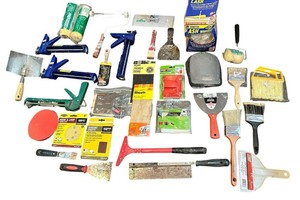 lot 257 image: Painters Bundle