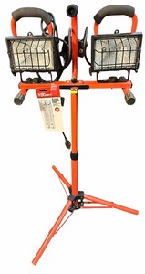lot 246 image: Designers Edge Halogen Dual Head Tripod Work Light