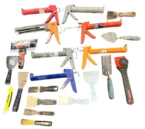lot 243 image: Caulking GunsPutty KnivesScrapers Bundle
