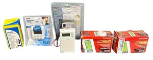 lot 236 image: HoneywellLUX Thermostat and Remote Control Bundle