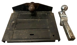 lot 233 image: Trailer Hitch System  Rigid Hitch Ball Mount with Hitch Ball Bundle