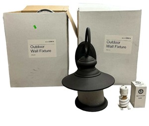 lot 039 image: Outdoor Wall Fixture, Qty 2, A
