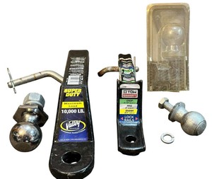 lot 153 image: Tow Hitch Bundle B