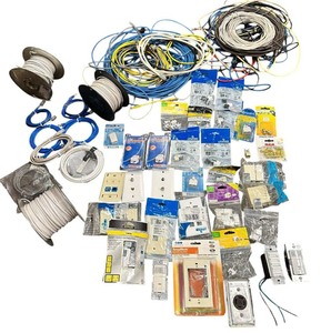 lot 325 image: Wiring Bundle