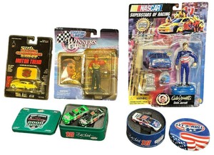 lot 324 image: Nascar Collectibles