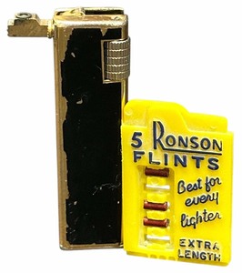 lot 52 image: Vintage Elegant Scorpio Lighter