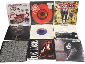 lot 319 image: Classic Mixed 45 RPM Record Bundle