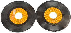 lot 320 image: Classic Mixed 45 RPM Record Bundle