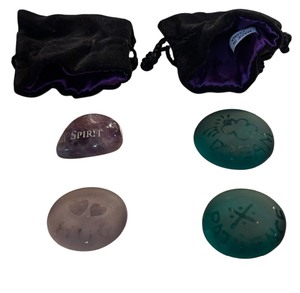 lot 395 image: Beautiful Engraved tumbled amethyst stone bundle