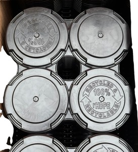 lot 204 image: SLEEK 4-PACK PAKTECH CAN 904 qty