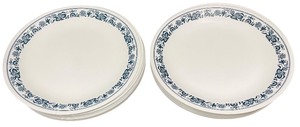 lot 126 image: Corelle (18) Old Town Blue also known as Blue Onion, 1970 Dinner Plates