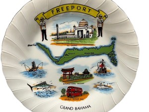 lot 364 image: Vintage Freeport souvenir collector plate