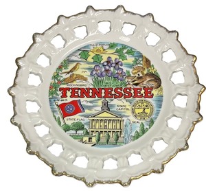 lot 355 image: Vintage Tennessee souvenir plate