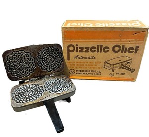 lot 306 image: Vintage Vitantonio Pizzelle Chef Automatic No. 300 pizzelle maker