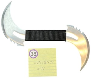 lot 338 image: Collectible Cuchillo Blade III Cyclone