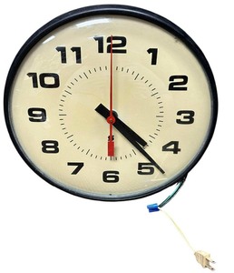 lot 270 image: Beautiful Vintage Simplex school clock 3510 Excellent Condition