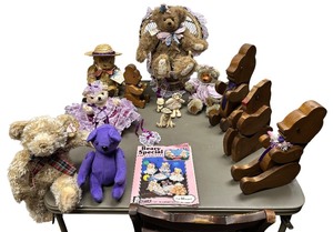 lot 047 image: Vintage Beary Special Collection and so much more