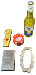 lot 234 image: Unique Lighter Bundle (5)