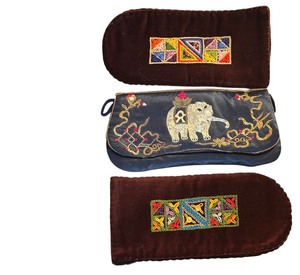 lot 441 image: Bundle Of Three vintage-style clutch purses with embroidered details