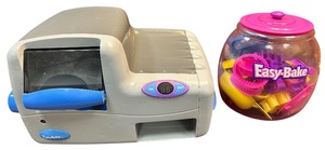 lot 215 image: Easy-Bake Real Meal Oven, a toy oven produced by Hasbro.