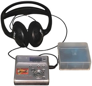 lot 018 image: Sony Net MD Walkman MZ-N505 MiniDisc Recorder Player