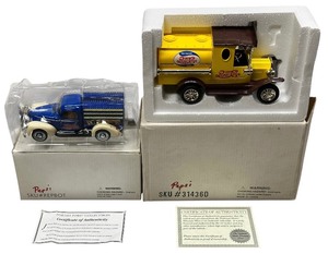 lot 477 image: Vintage Golden Wheel die-cast replica of a Ford Model T delivery truckGolden Wheel die-cast model of a 1940 Ford Pepsi-Cola delivery truck