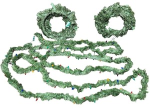 lot 500 image: Very long vintage light up garland bundle