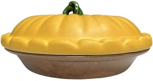 lot 515 image: Vintage Ceramic Pumpkin Pie Dish with a Lid