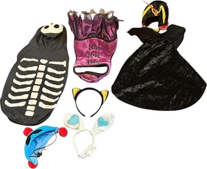 lot 017 image: Pet Halloween Costumes Bundle, Size SmallMedium