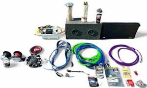 lot 008 image: Automotive Audio Stereo Equipment Bundle