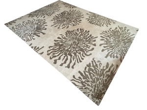 lot 25D image: K - Area Rug with Abstract Floral Pattern