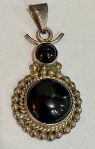 lot 26D image: Vintage Mexican Sterling Silver 925 and Onyx Pendant
