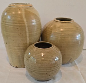lot 36K image: LR - Set of 3 Jeff Baldus Studio Pottery Vases