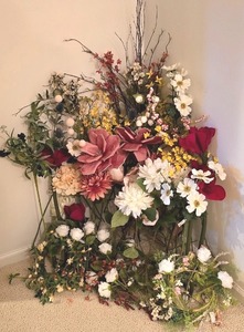 lot 187K image: LL-FR - Large Collection of Assorted Artificial Flowers and Floral Stems
